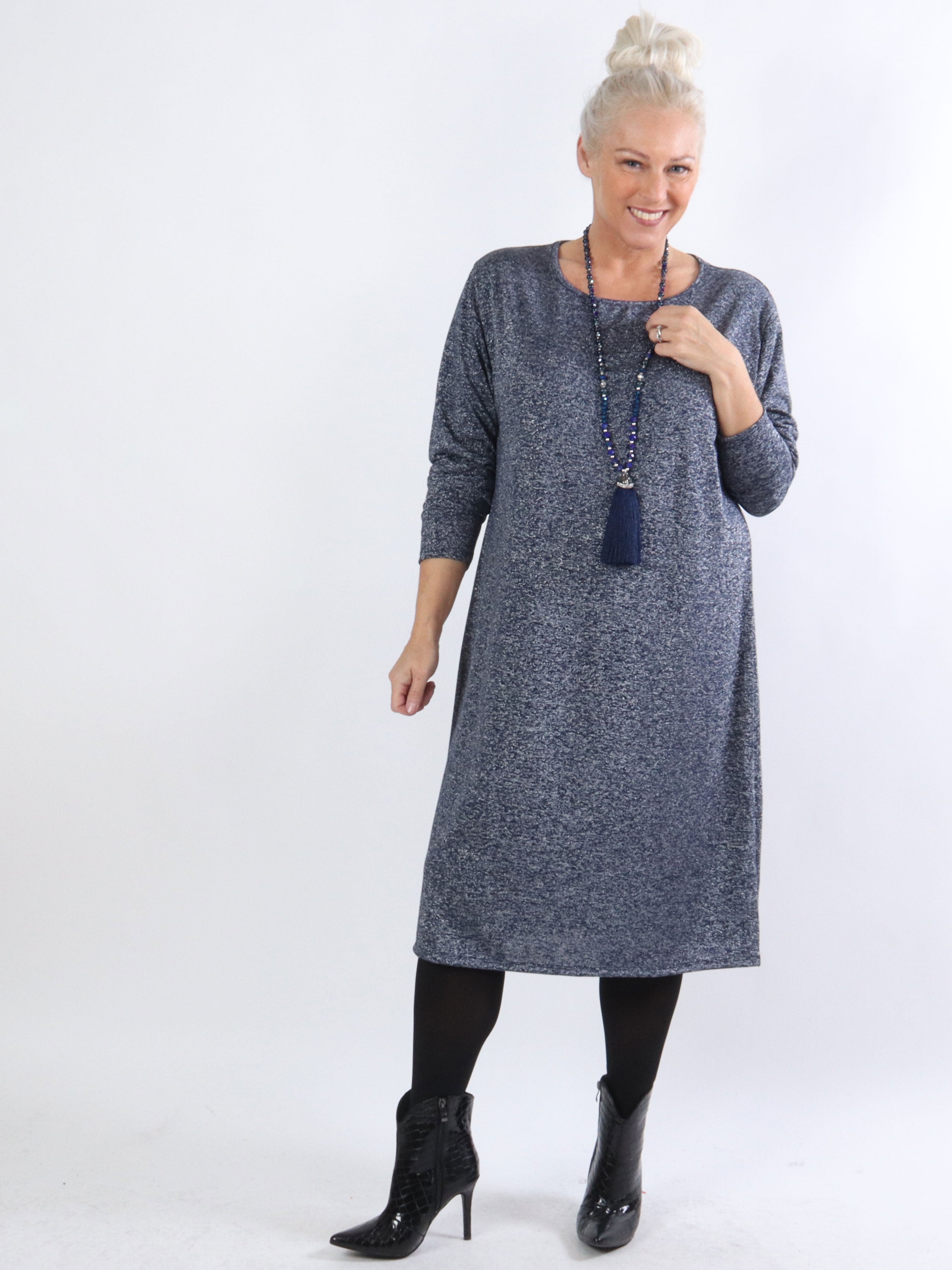 Kisser - Enkel klänning med långa ärmar